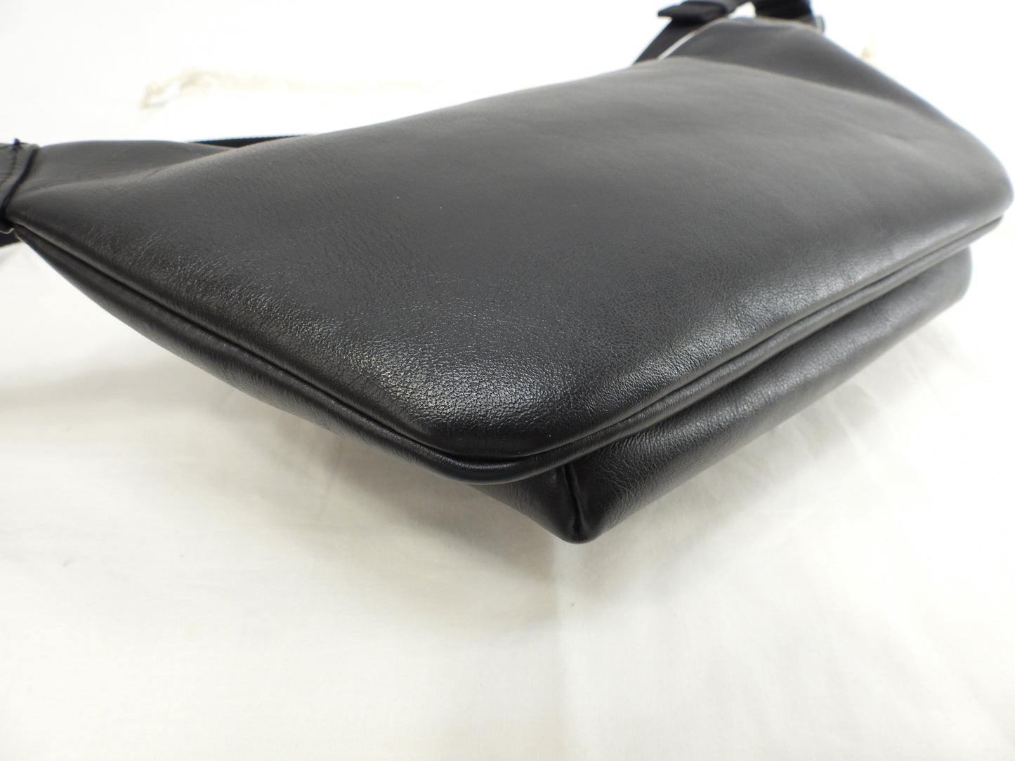 Balenciaga Belt Bag Everyday Leather Black Red Body Bag Good Condition @ 28
