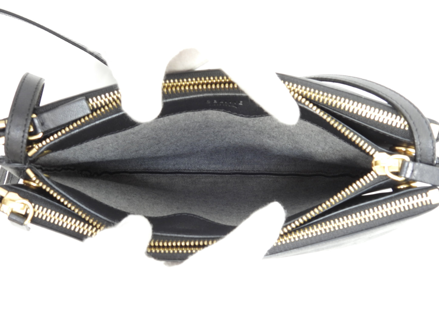 セリーヌ トリオラージ スムースレザー黒 クロスボディバッグ 斜掛ショルダー ポシェット@F-MM-0164