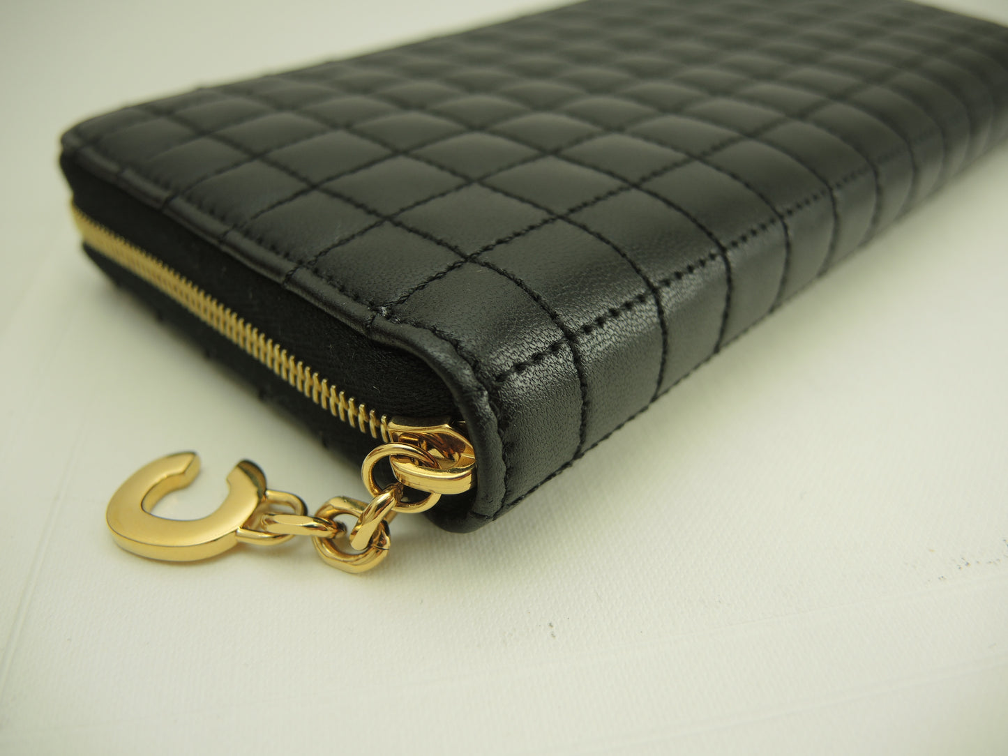 セリーヌ ロングウォレット キルテッド レザー黒 ラウンドジップ長財布 Cチャーム 未使用@ 9