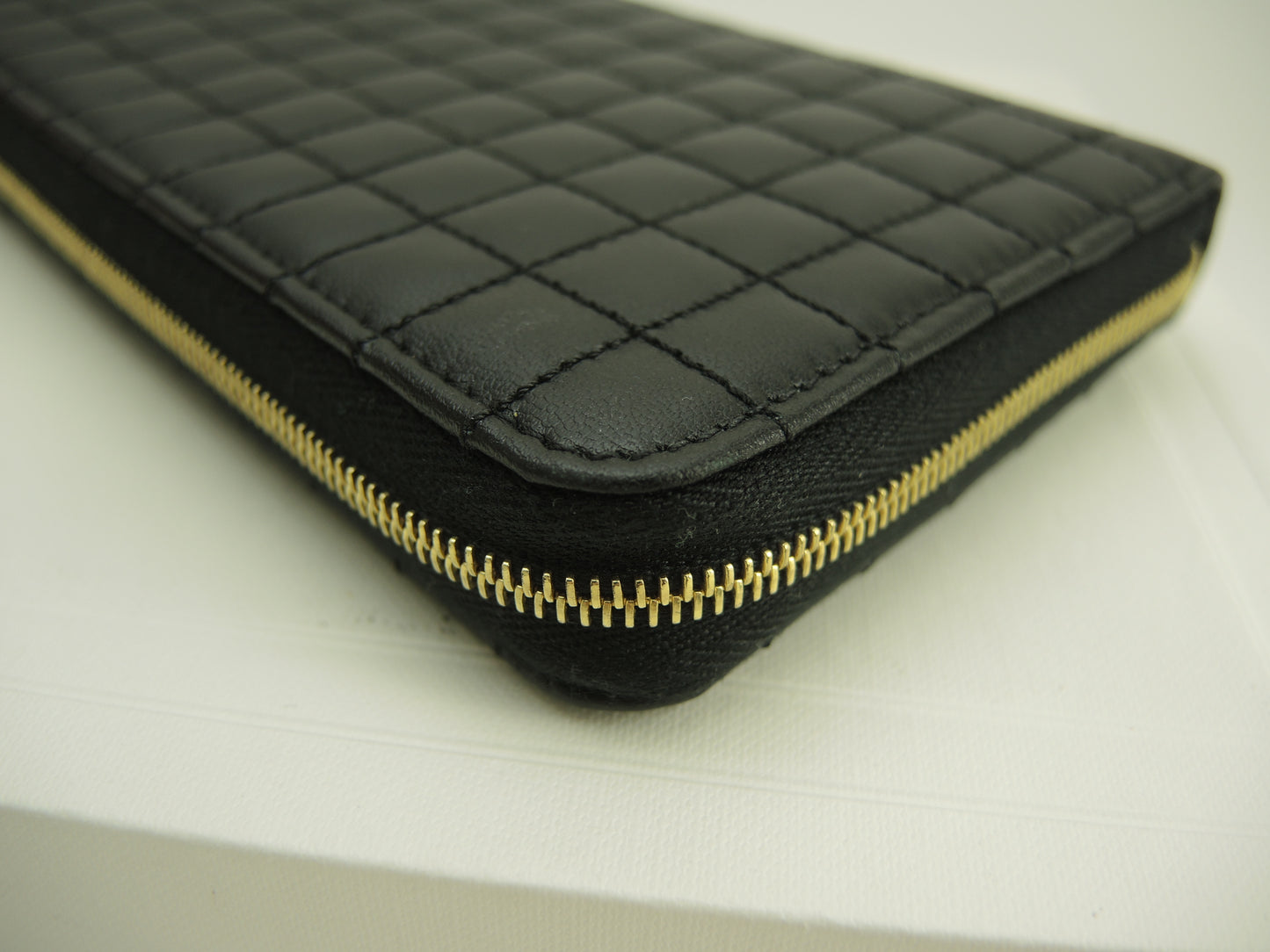セリーヌ ロングウォレット キルテッド レザー黒 ラウンドジップ長財布 Cチャーム 未使用@ 9