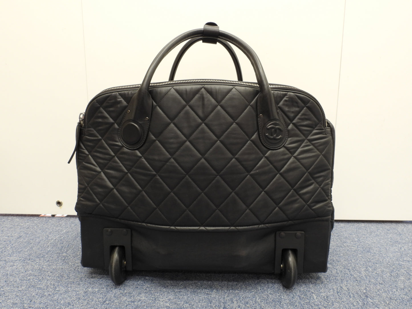 シャネル キャリーバッグ ナイロン 黒 旅行用トロリーバッグ 二輪 美品@15499687