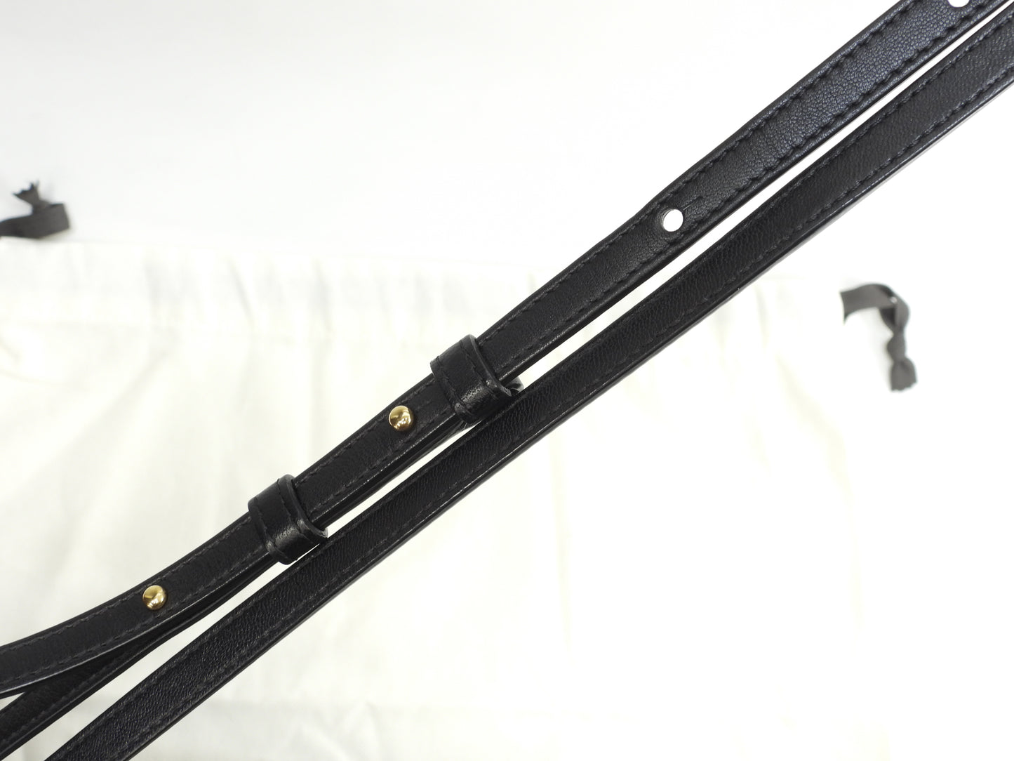 セリーヌ トリオラージ スムースレザー黒 クロスボディバッグ 斜掛ショルダー ポシェット@S-GA-5118