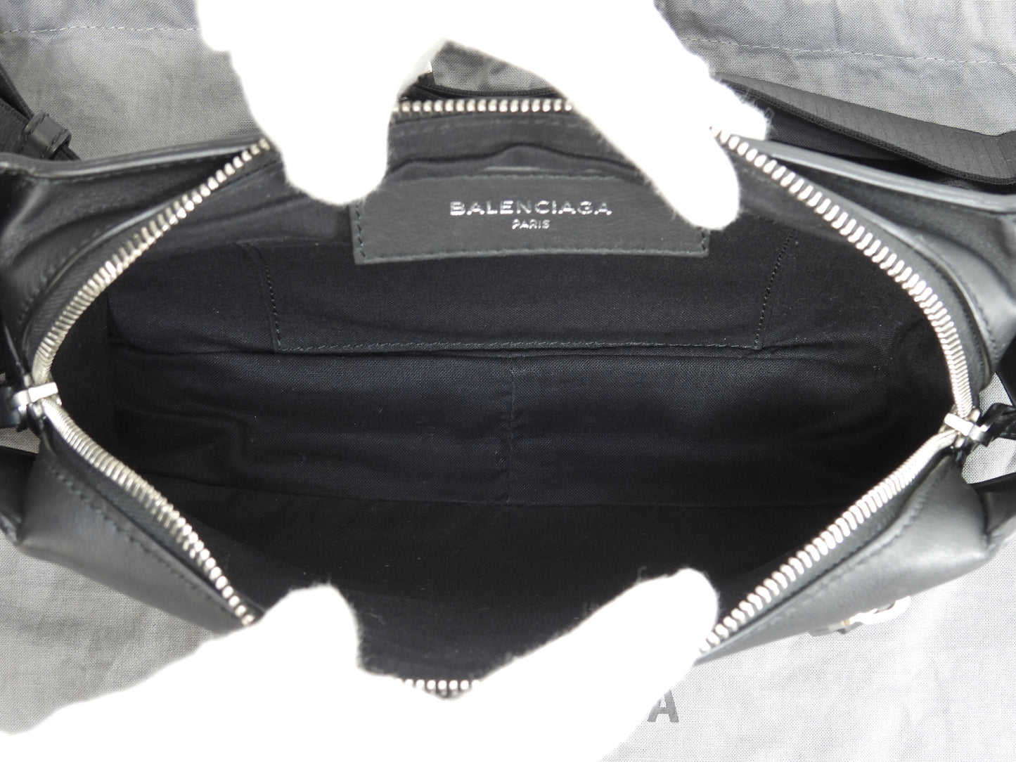 バレンシアガ ベルトバッグ ドットロゴ レザー黒 ボディバッグ クロスボディバッグ 極美品@ 5