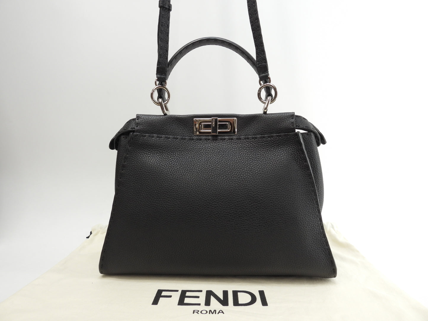 フェンディ ピーカブー レギュラー セレリアレザー黒 ストラップ付ハンドバッグ 極美品@ 12