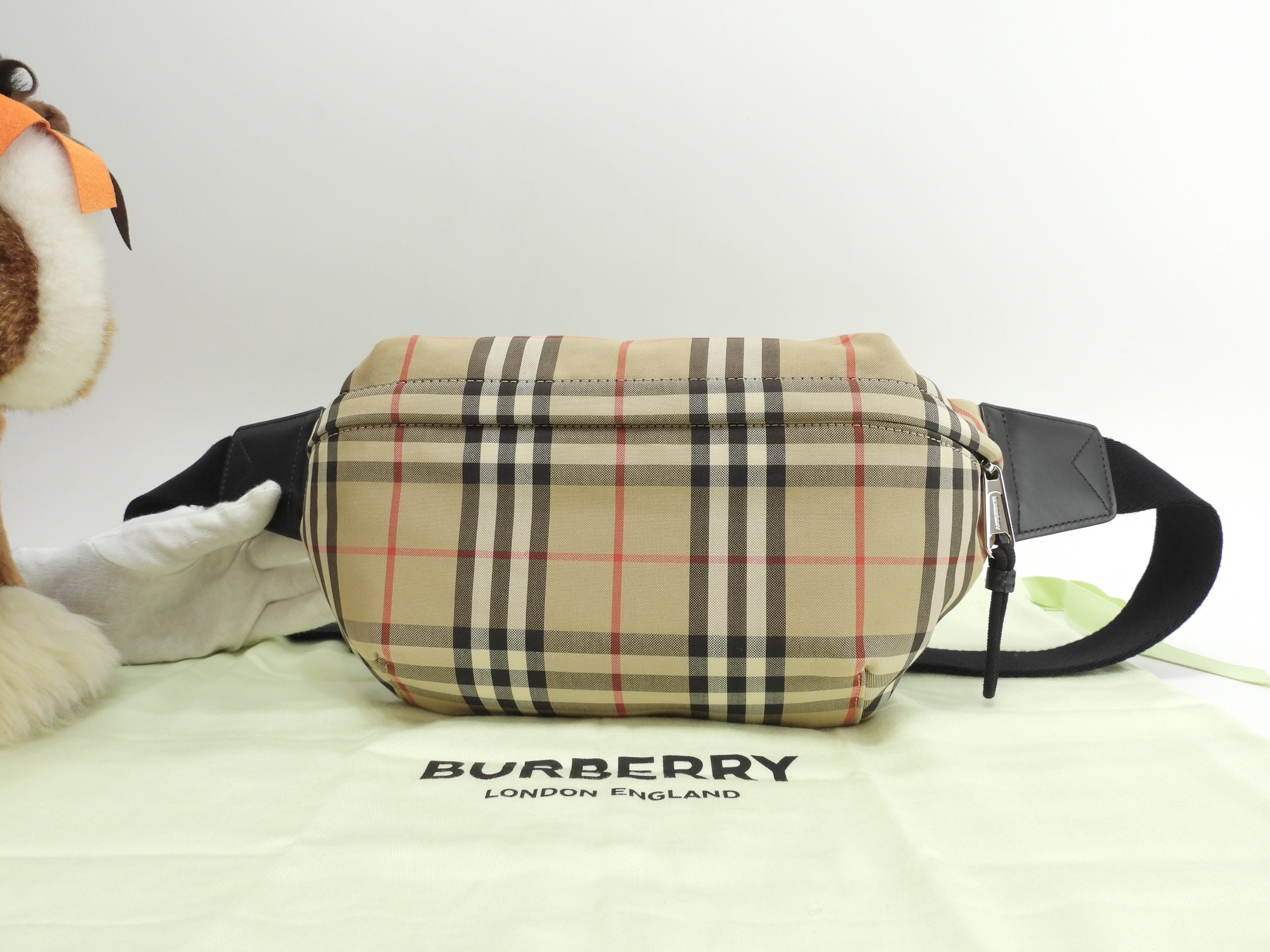 美品✨BURBERRY ノバチェック ベルト レザー　本革 ナイロン ベージュ 楽天市場】(美品)BURBERRY バーバリー ノバチェック トート