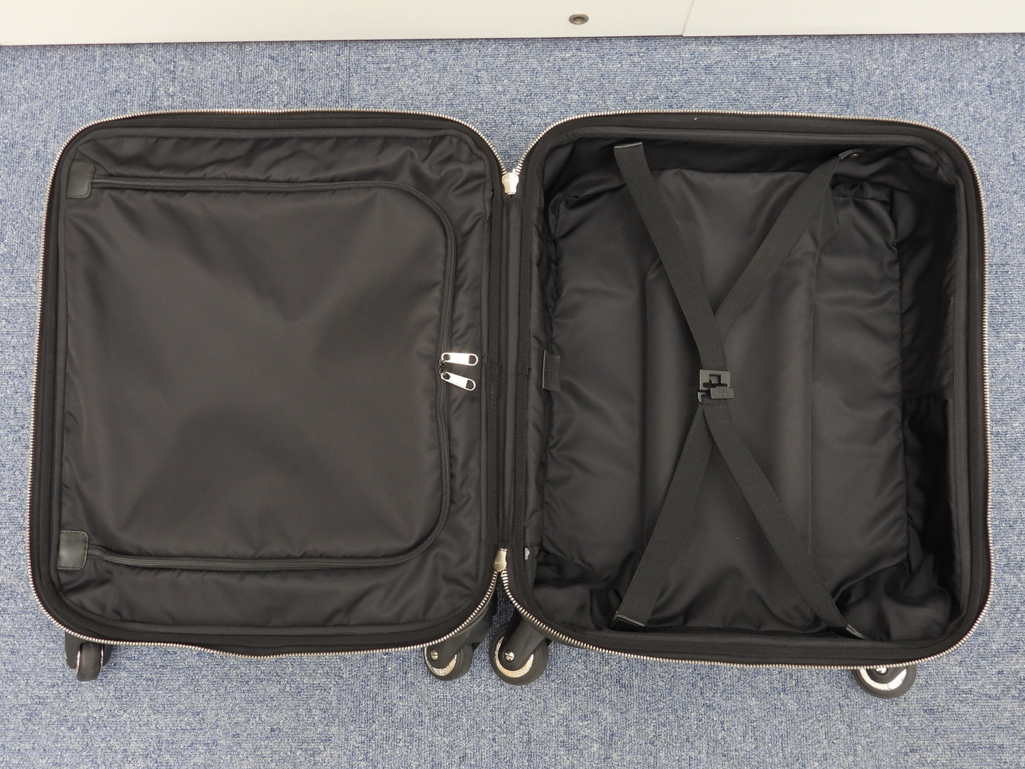 グッチ 4輪キャリーバッグ オールド GGグレー黒革 旅行用四輪トロリーバッグ 美品@ 5