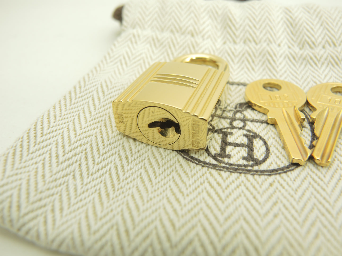 エルメス 南京錠 鍵2個 ゴールド パドロック キー 102 バッグチャーム 極美品@ 212