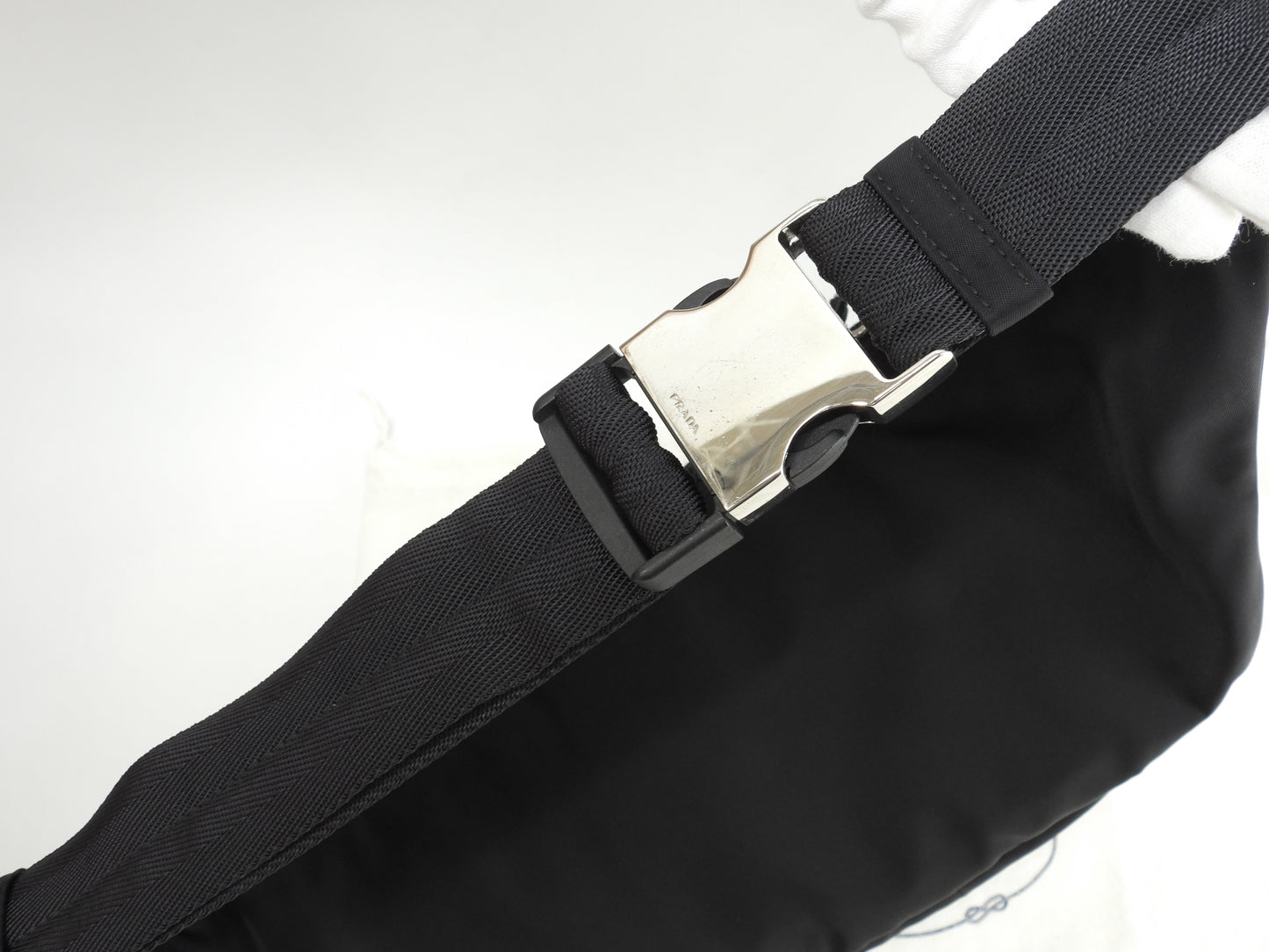 プラダ ボディバッグ中 ナイロン 黒 ウエストバッグ ヒップバッグ 美品@58/C
