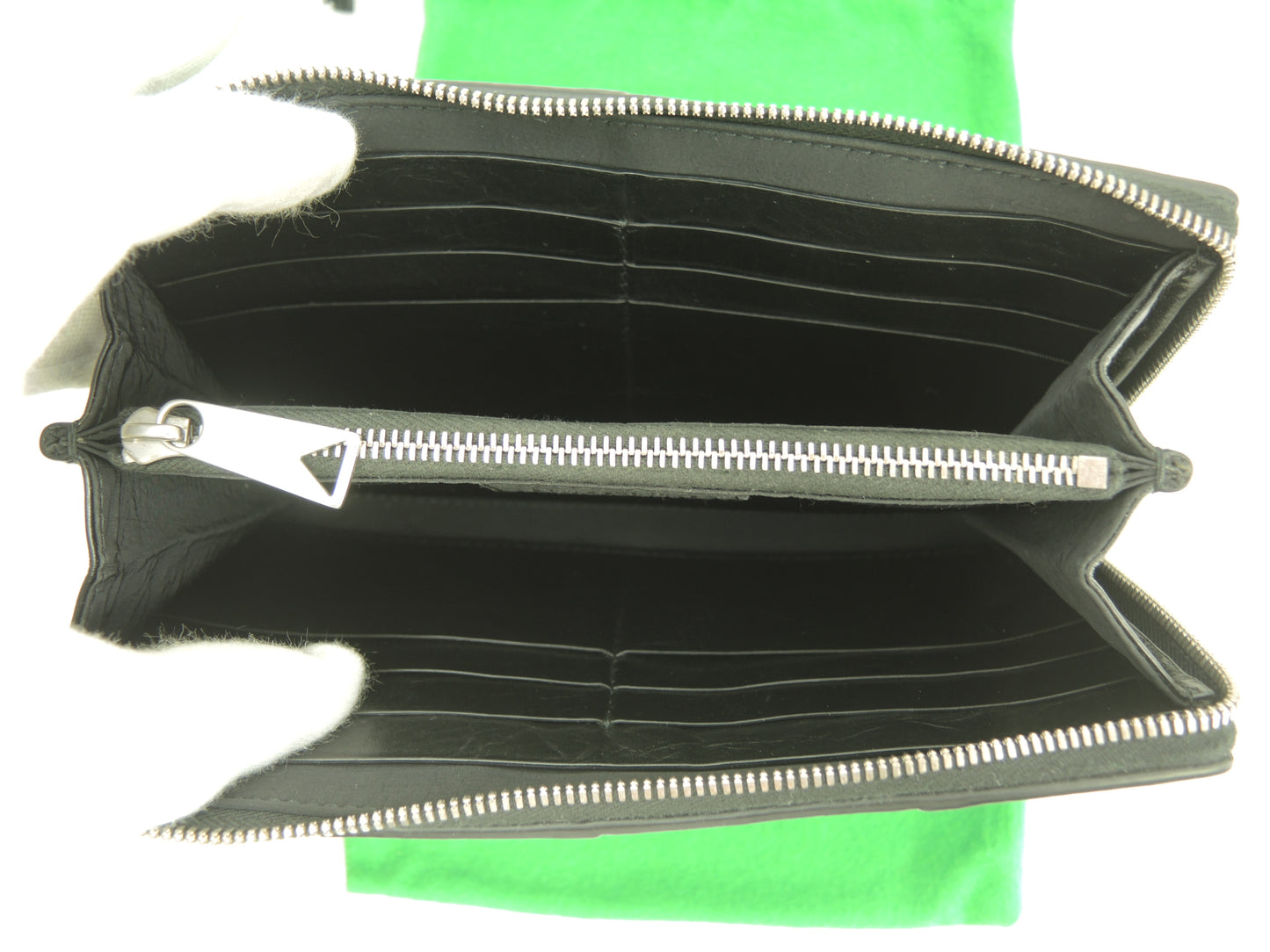 ボッテガヴェネタ ロングウォレット カセット レザー黒 ジップ長財布 未使用@P02246432R