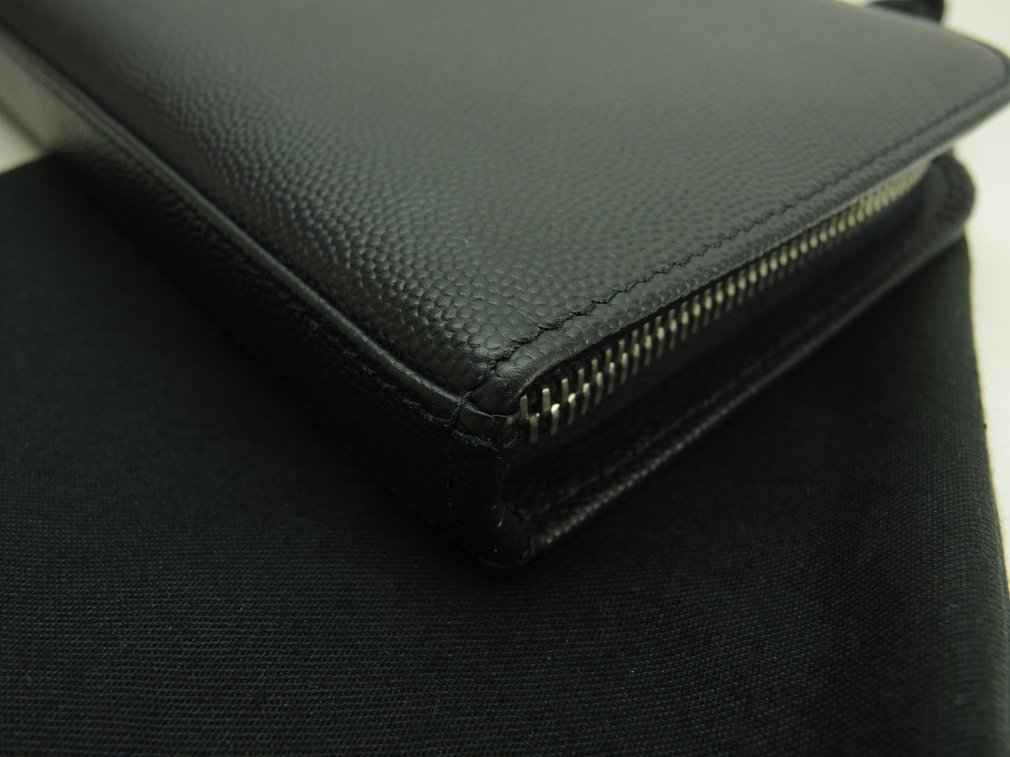 サンローラン ロングウォレット 型押レザー 紺 ラウンドジップ長財布 極美品@ 99