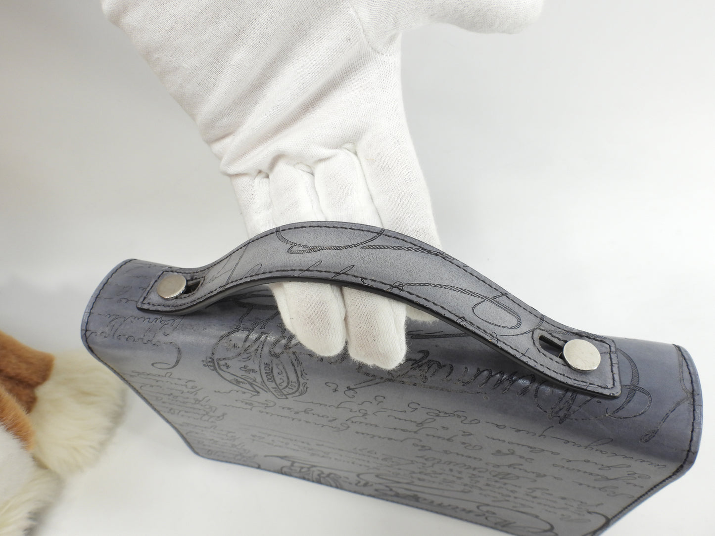 Berluti Itauba White Hankyu Limited Edition Leather Grey Calligraphy Clutch Wallet Bag @E0211F