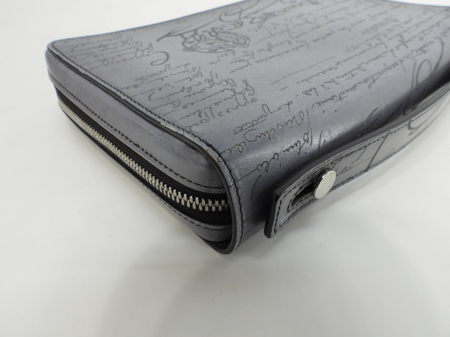 Berluti Itauba White Hankyu Limited Edition Leather Grey Calligraphy Clutch Wallet Bag @E0211F
