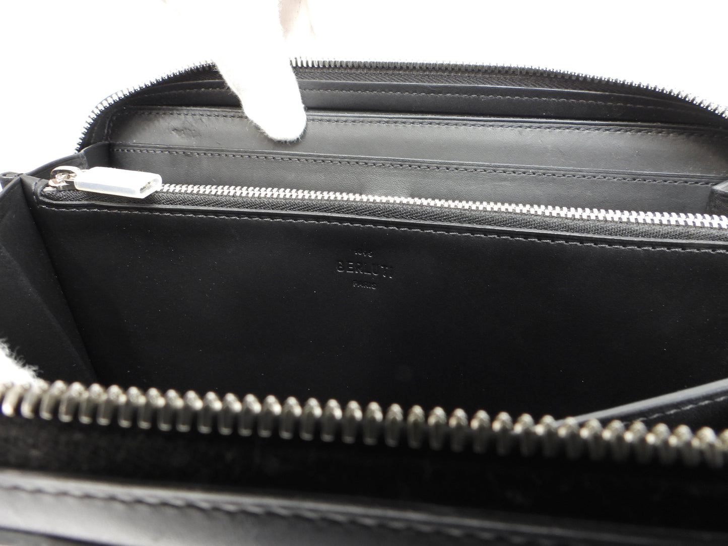 Berluti Itauba White Hankyu Limited Edition Leather Grey Calligraphy Clutch Wallet Bag @E0211F