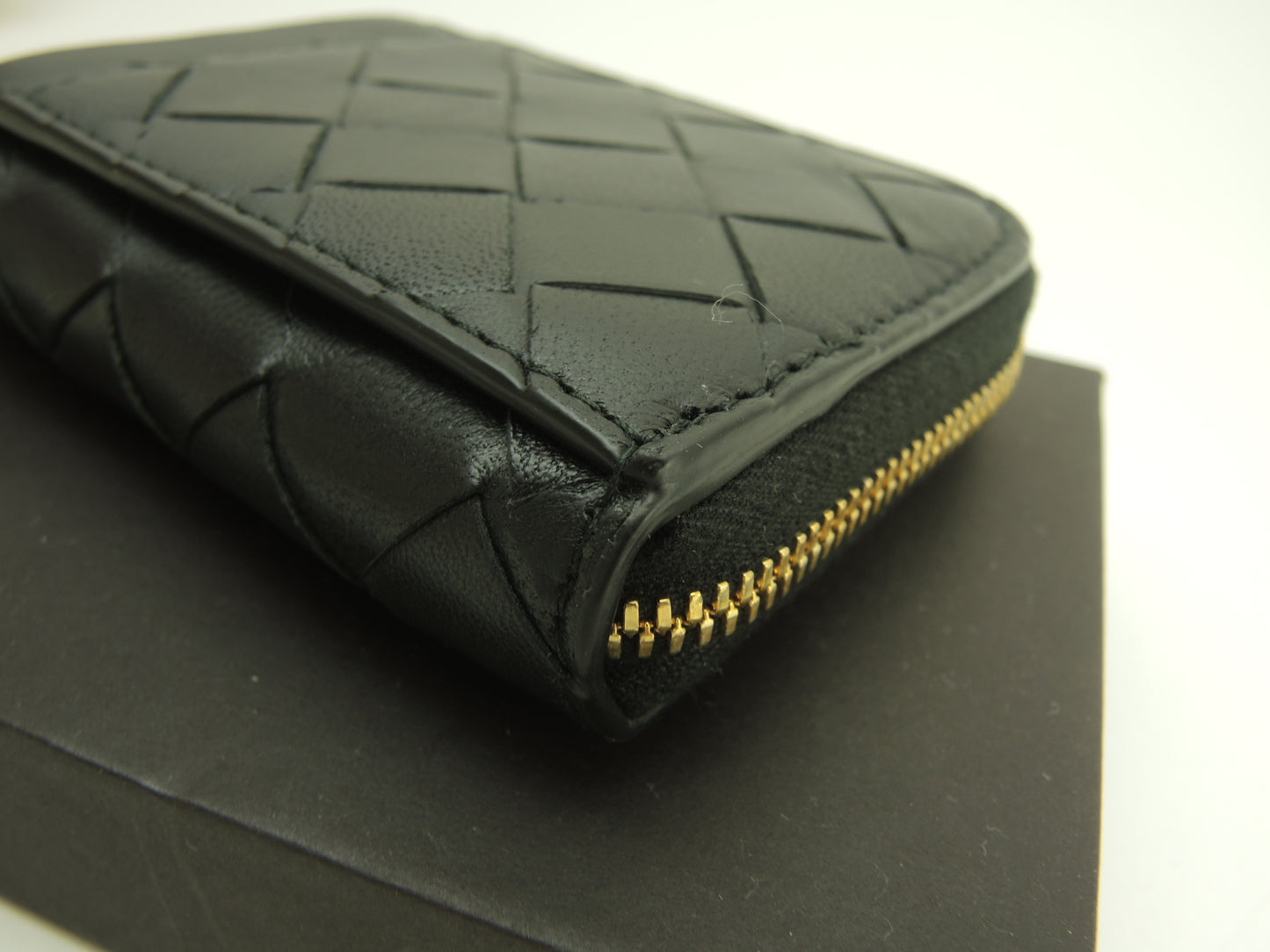 ボッテガヴェネタ カード用ポケット付コインケース イントレチャート レザー黒 ジップ小銭入 美品@R00573170Q