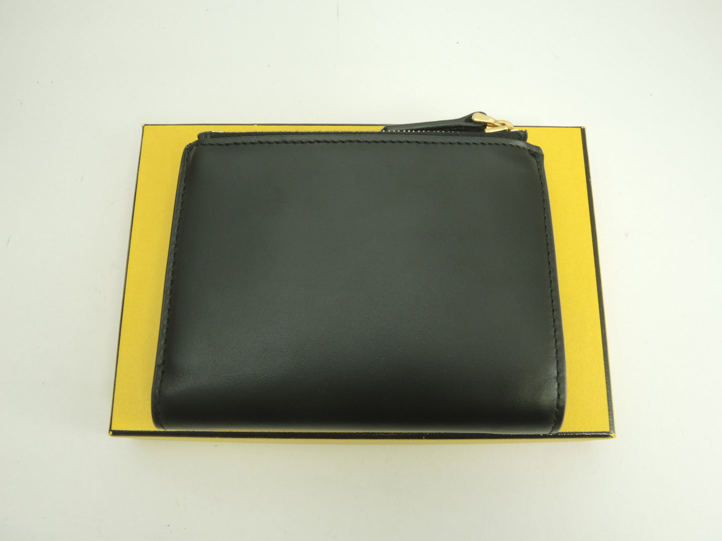 フェンディ コンパクトウォレット ロゴ レザー黒 2折財布 新品@ 4
