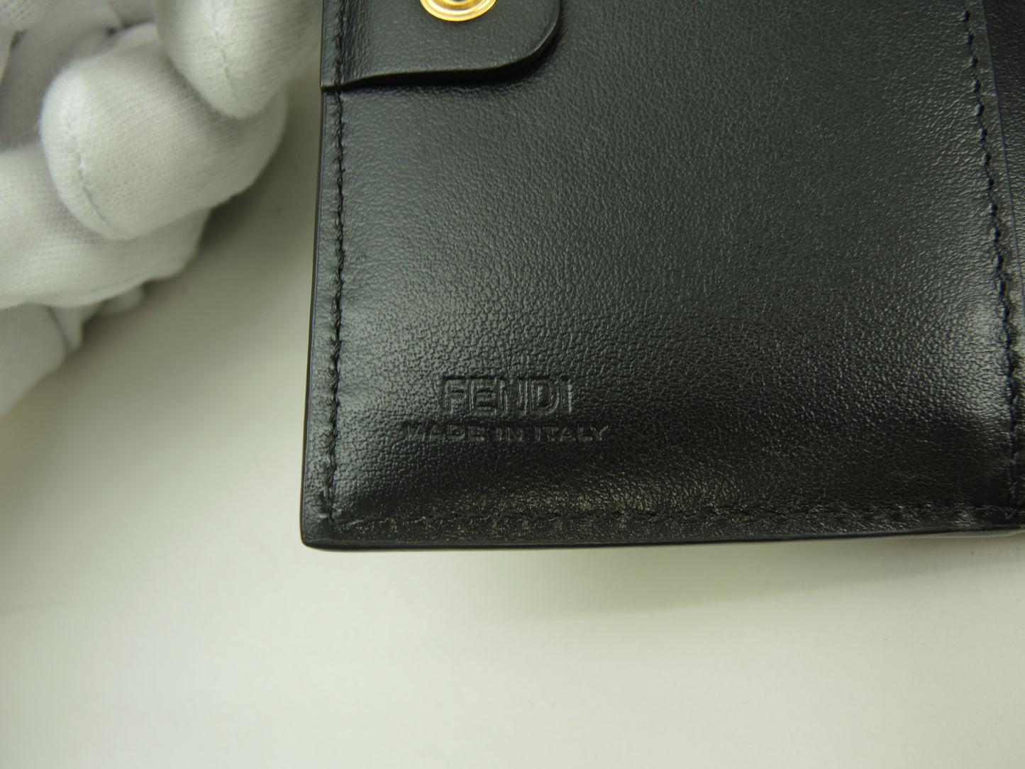フェンディ コンパクトウォレット ロゴ レザー黒 2折財布 新品@ 4