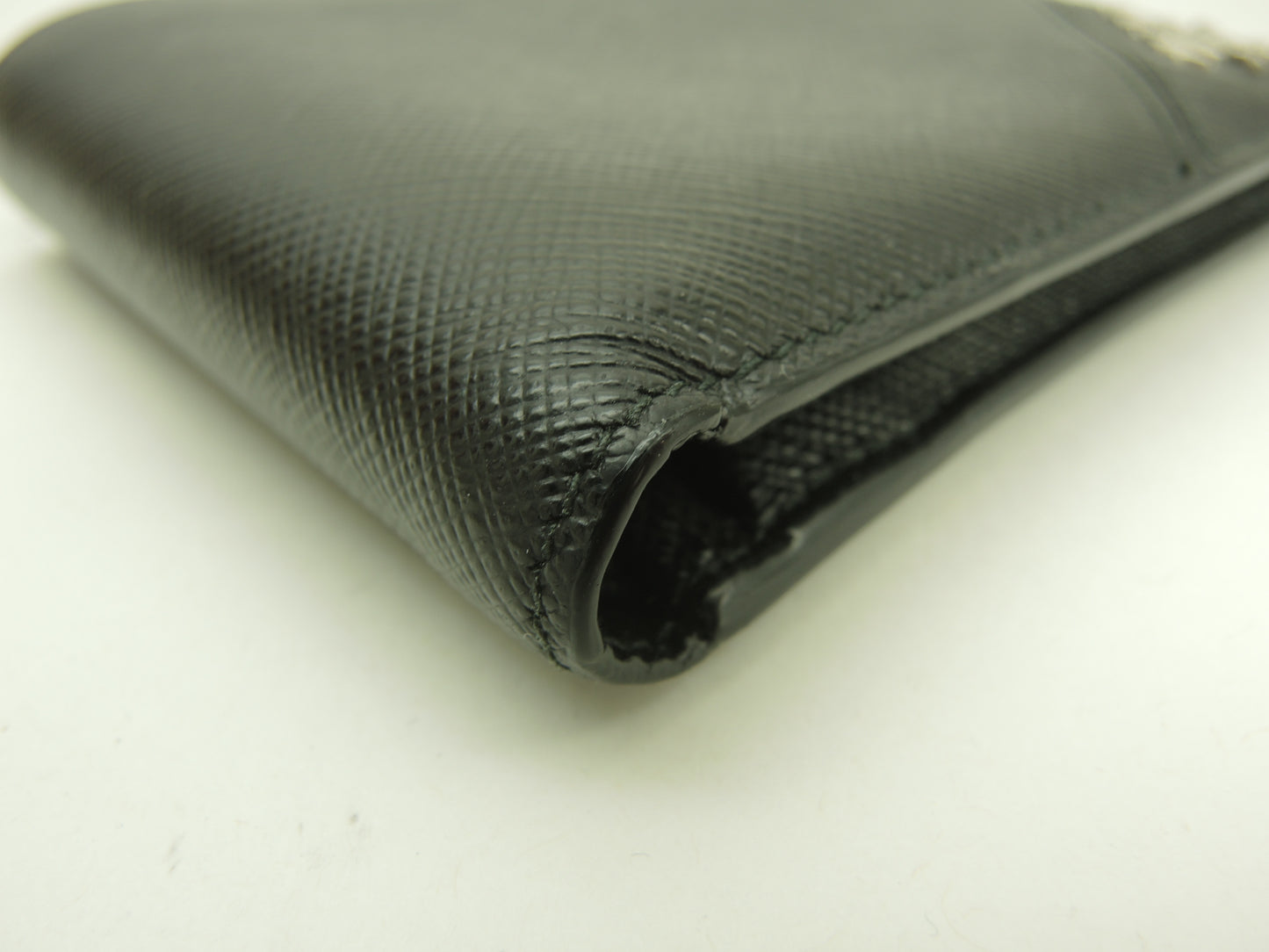 プラダ コンパクトウォレット サフィアーノ黒 立体ロゴ 2折財布@230