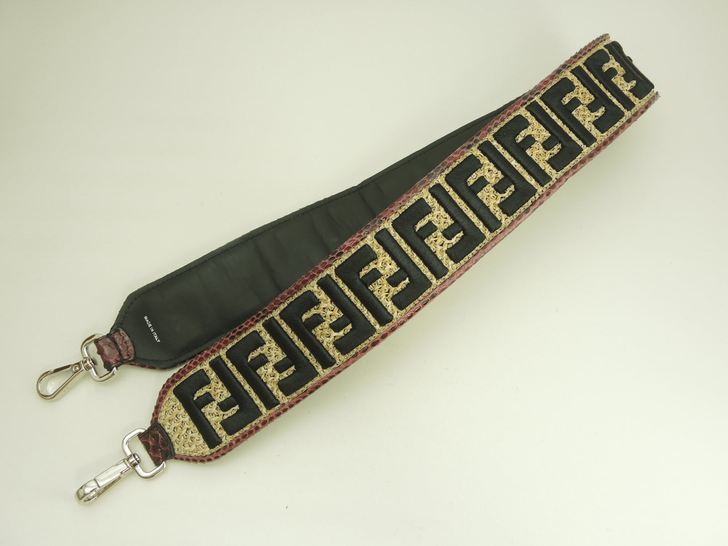 フェンディ ロングショルダーストラップ FFモチーフ ボルドー黒ベージュ 斜め掛用@ 23