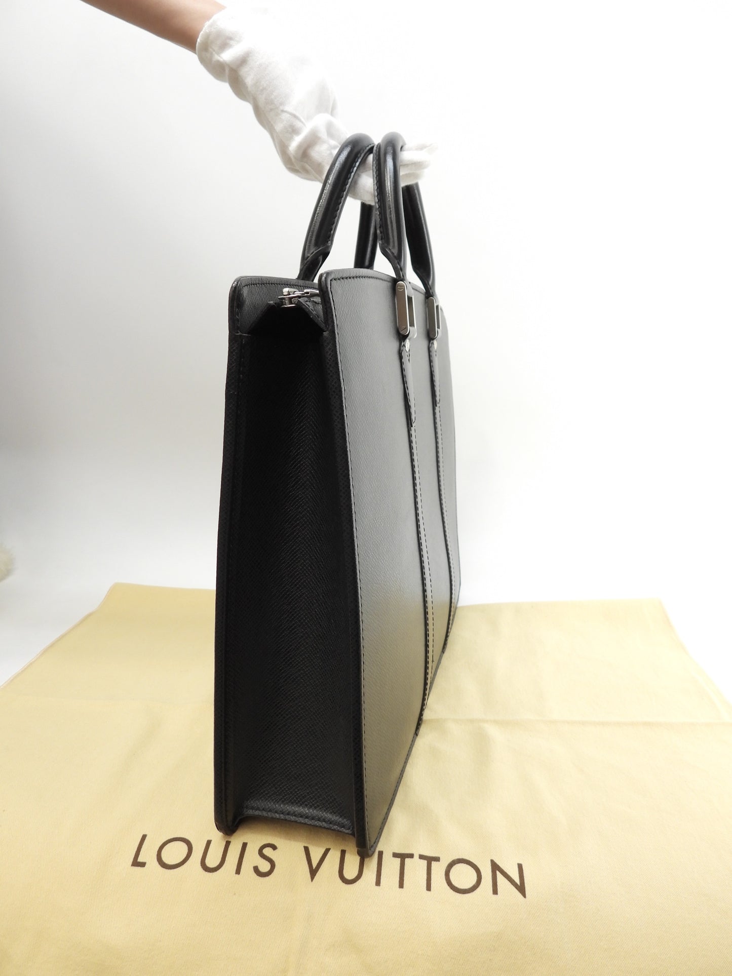 Louis Vuitton Rozan M30052 Taiga Black Briefcase, Good Condition @VI0055 2