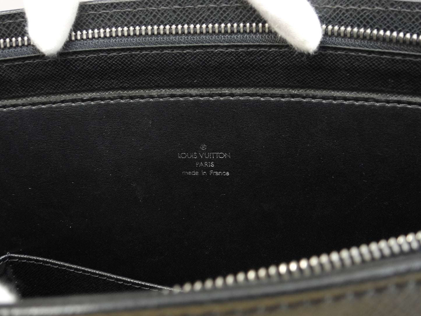 Louis Vuitton Rozan M30052 Taiga Black Briefcase, Good Condition @VI0055 2