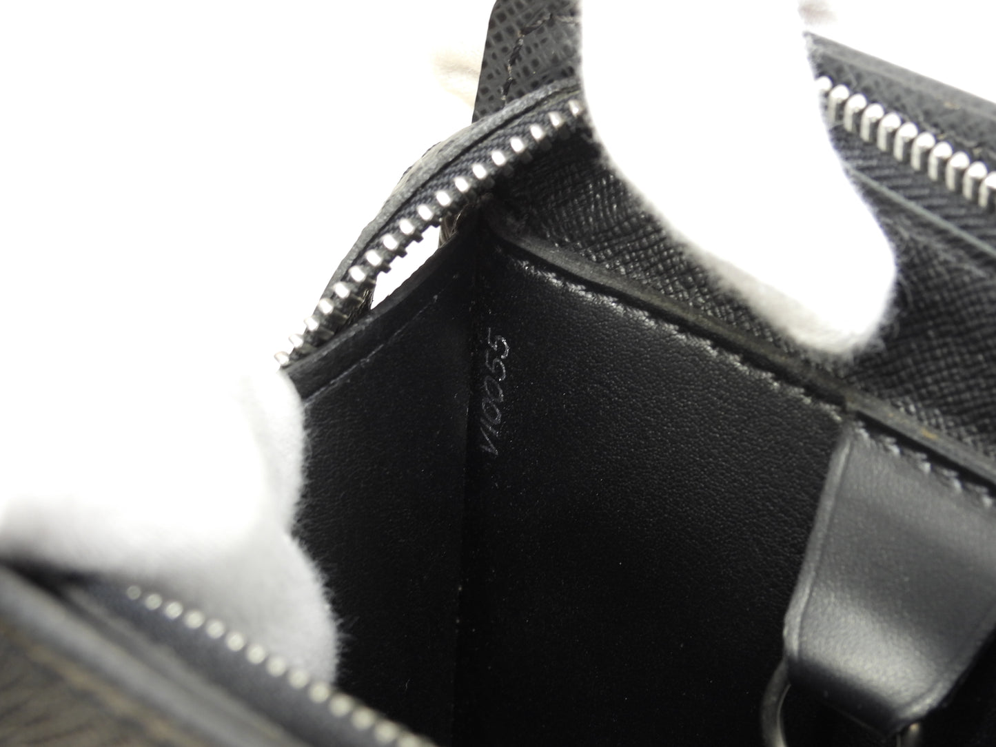 Louis Vuitton Rozan M30052 Taiga Black Briefcase, Good Condition @VI0055 2