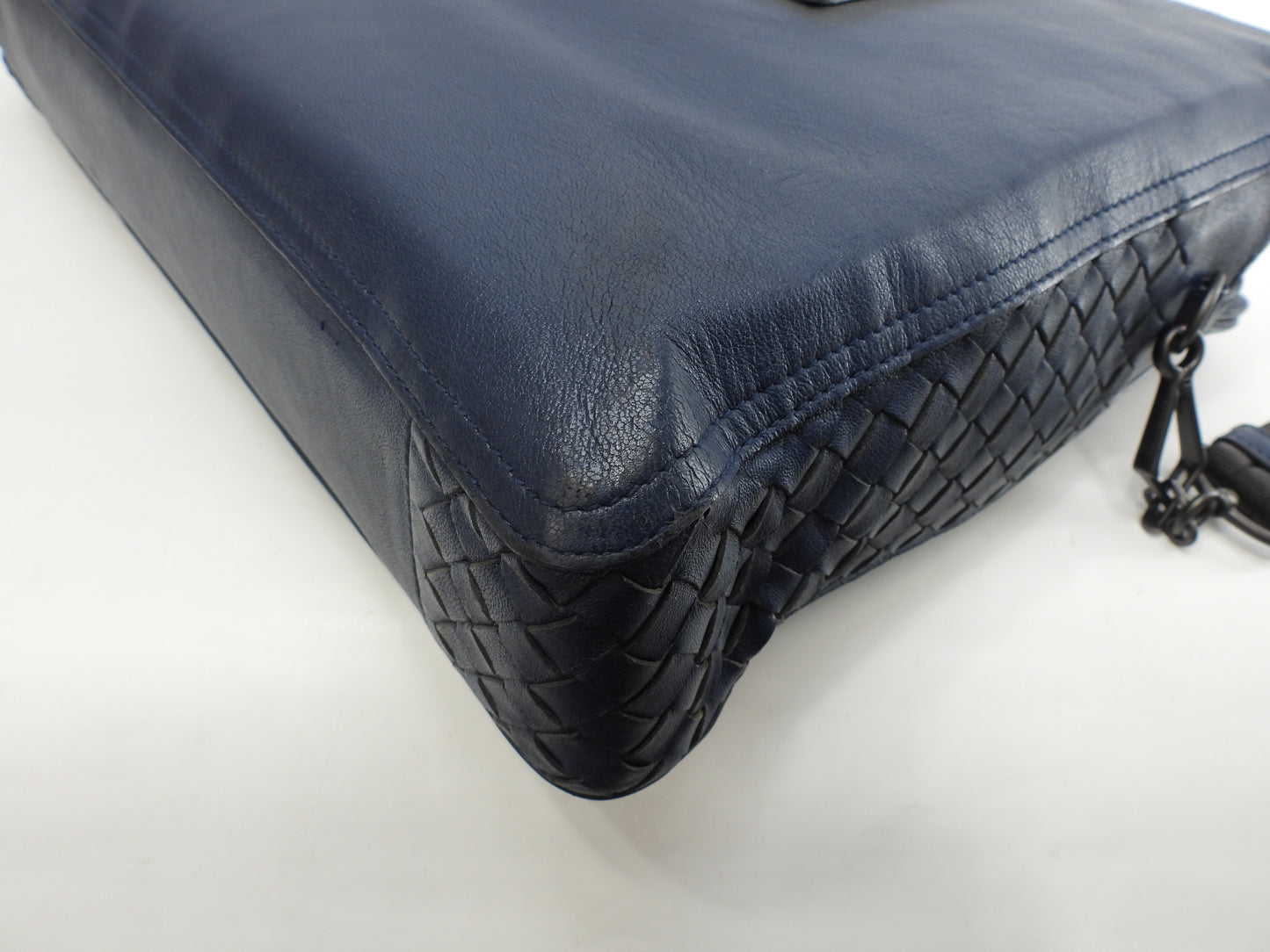 Bottega Veneta briefcase with S-shaped intrecciato pattern, blue and black leather, in good condition @B05324701Q