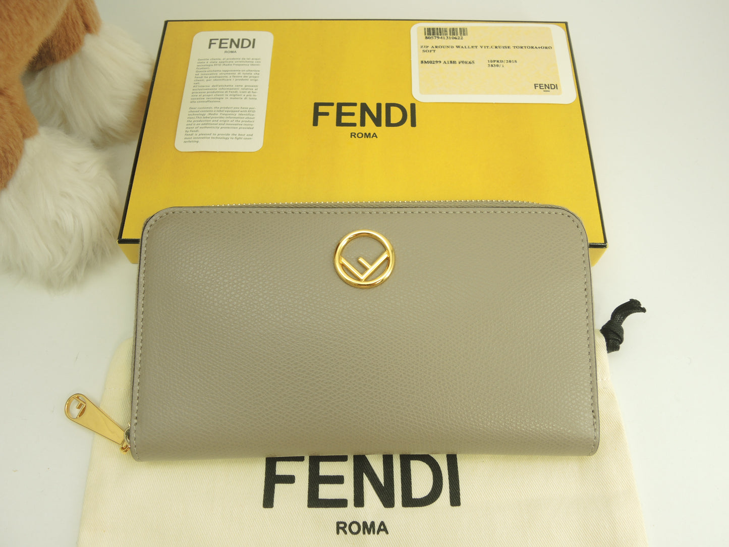 フェンディ ロングウォレット エフイズ レザー灰 ランドジップ長財布 未使用@ 2