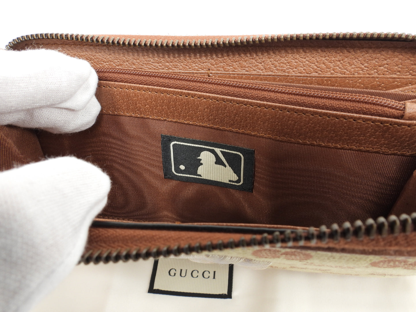 グッチ ロングウォレット ヤンキース GGスプリーム茶 MLBコラボ ジップ長財布 新品@ 5