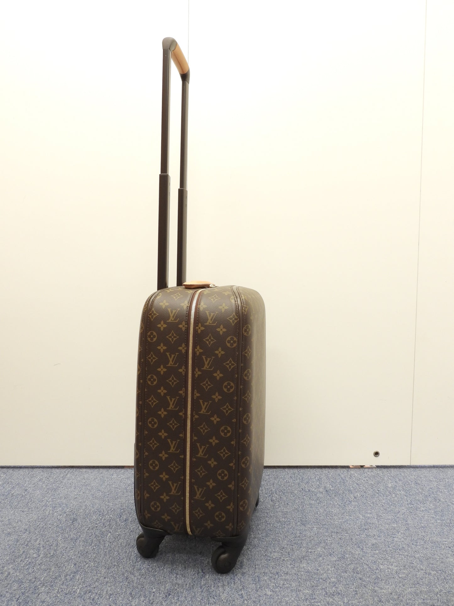 ルイヴィトン ゼフィール55 M23030 モノグラム 4輪旅行用キャリーバッグ@DR2103