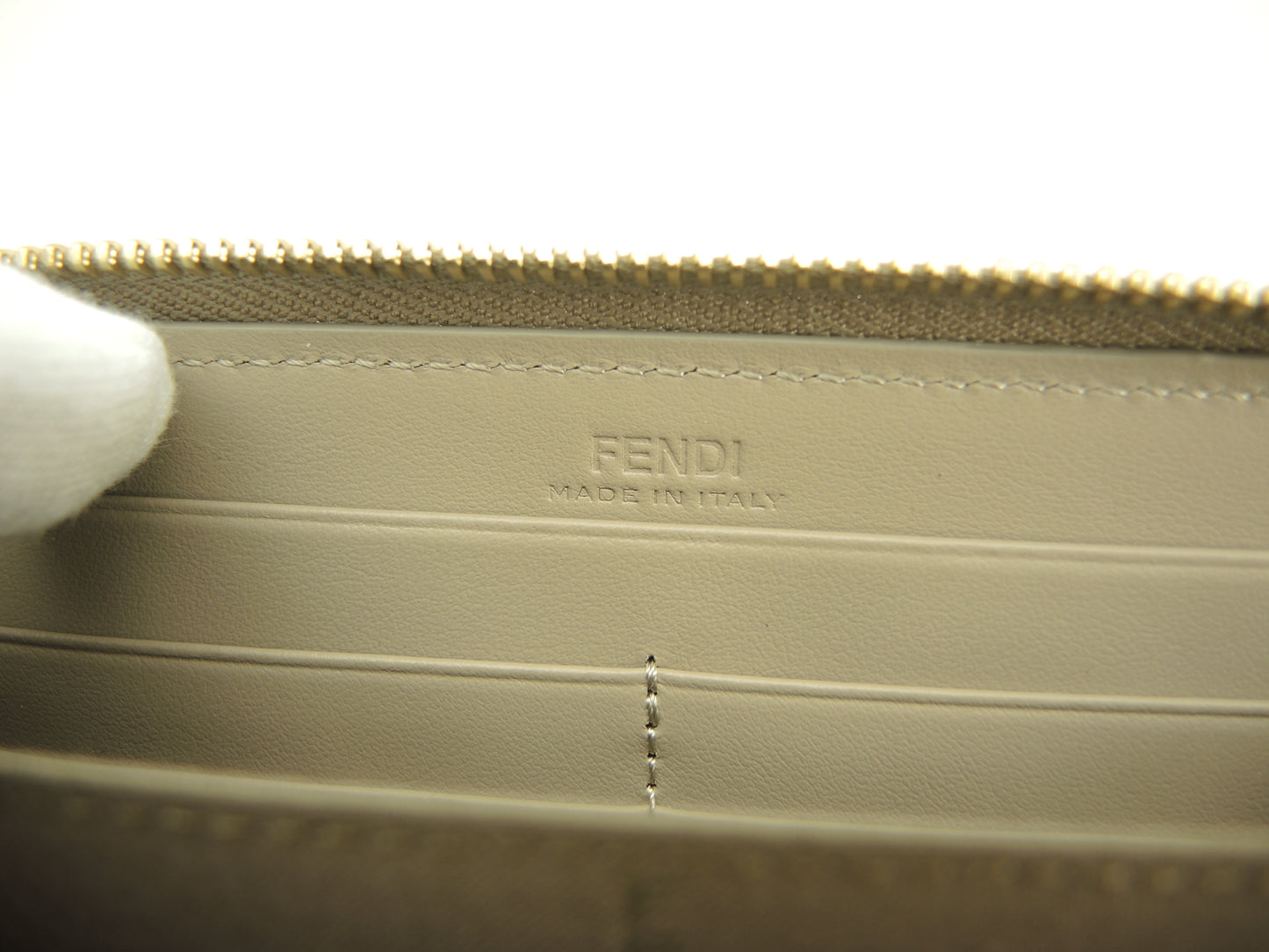 フェンディ ロングウォレット エフイズ レザー灰 ランドジップ長財布 未使用@ 2