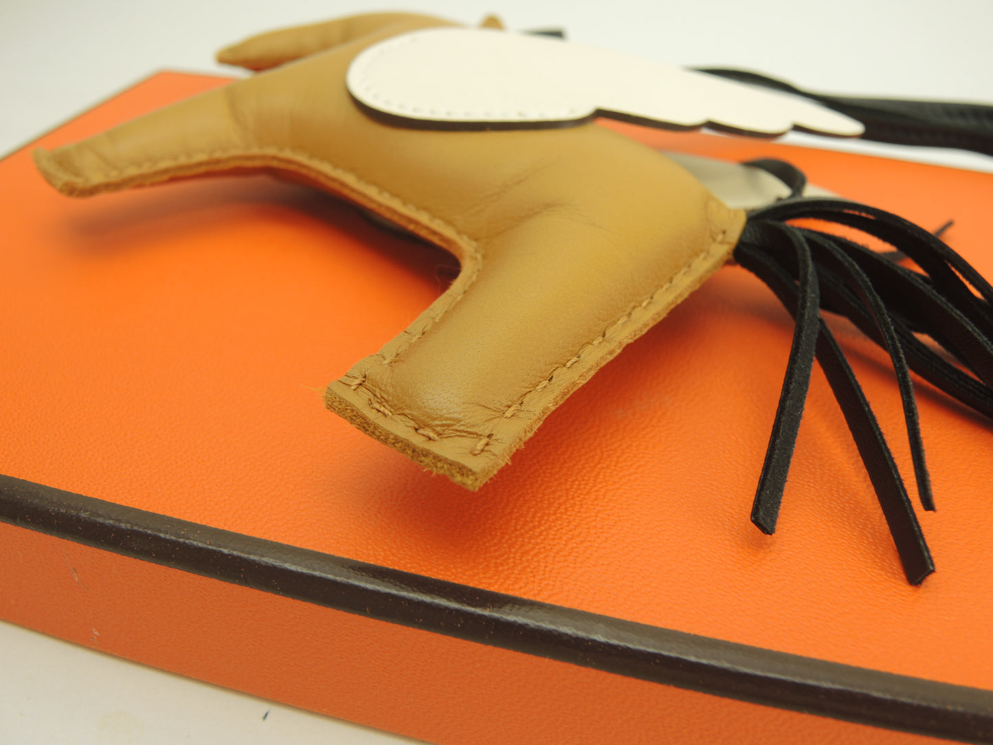 エルメス ロデオMMペガサス アニューミロ セサミ黒ナタ バッグチャーム未使用@Z 25