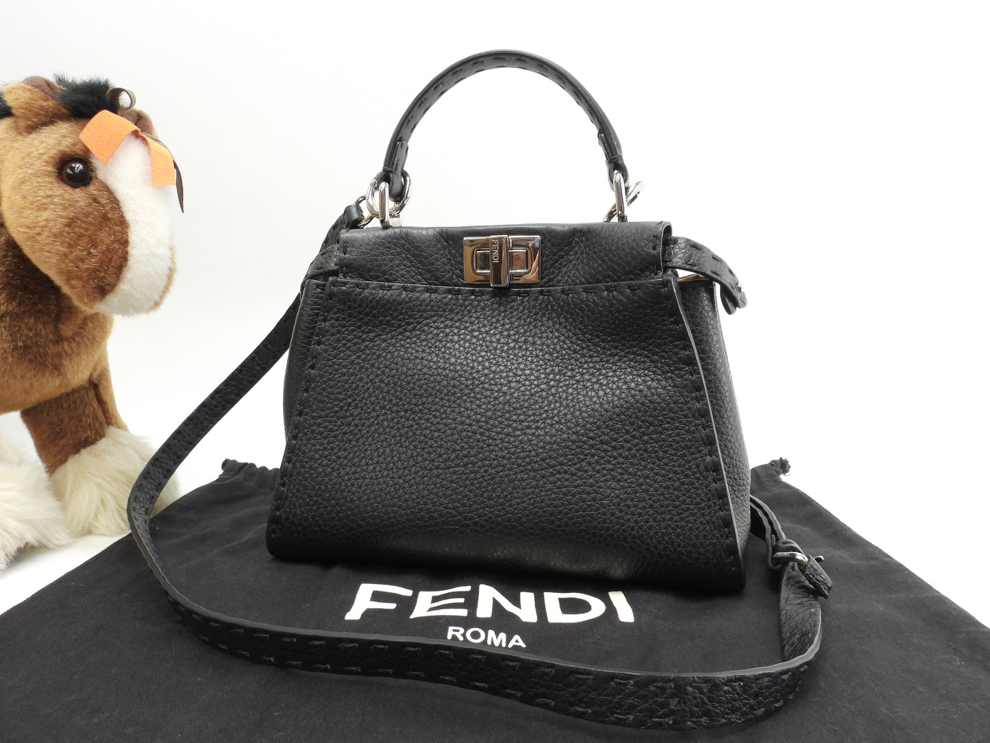 フェンディ ピーカブーミニ セレリアレザー 黒 s付ハンドバッグ ポシェット 極美品@ 29