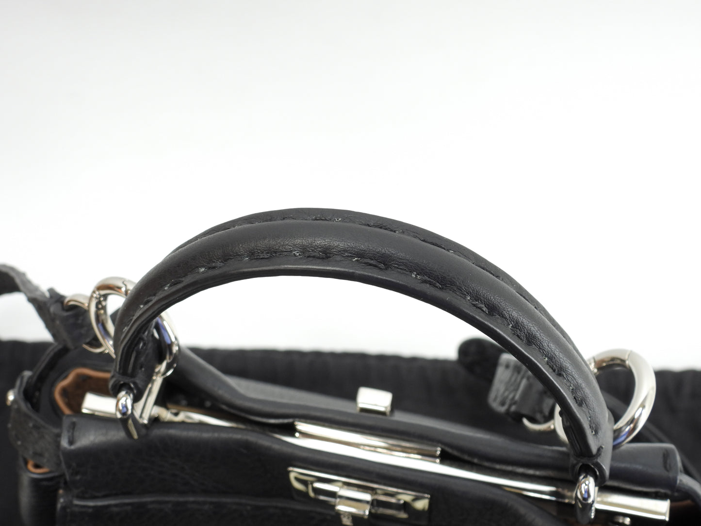 フェンディ ピーカブーミニ セレリアレザー 黒 s付ハンドバッグ ポシェット 極美品@ 29