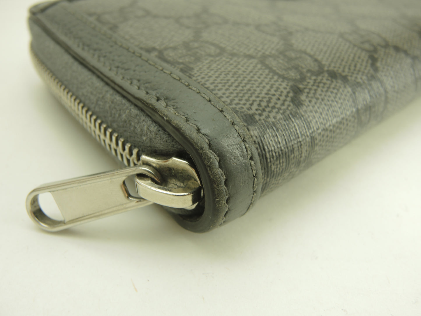 グッチ ジップアラウンドロングウォレット GGオールド PVPレザー灰 長財布@706844-525040