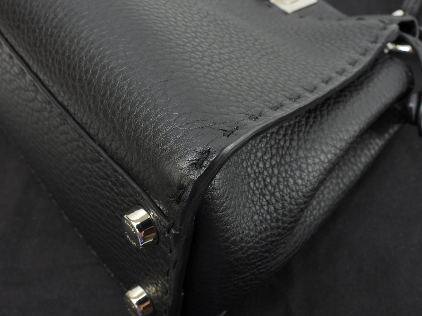 フェンディ ピーカブーミニ セレリアレザー 黒 s付ハンドバッグ ポシェット 極美品@ 29