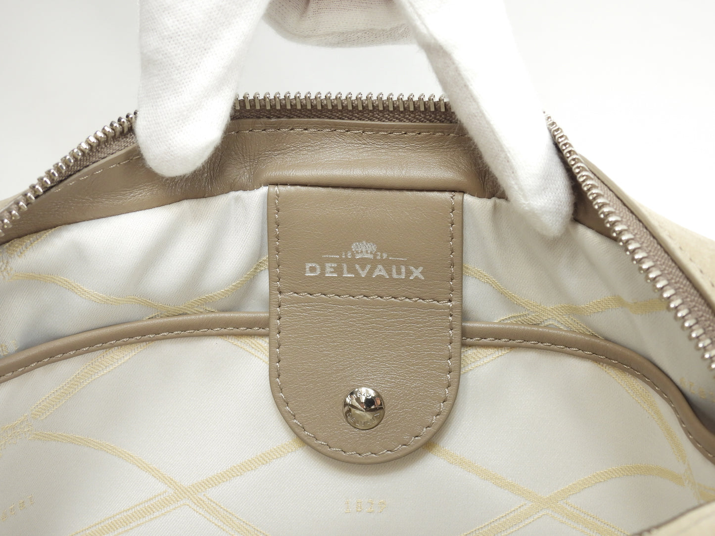 デルヴォー ポシェット スウェード 灰 クロスボディバッグ 美品@ 37