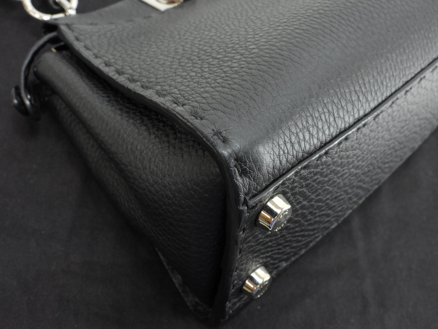 フェンディ ピーカブーミニ セレリアレザー 黒 s付ハンドバッグ ポシェット 極美品@ 29