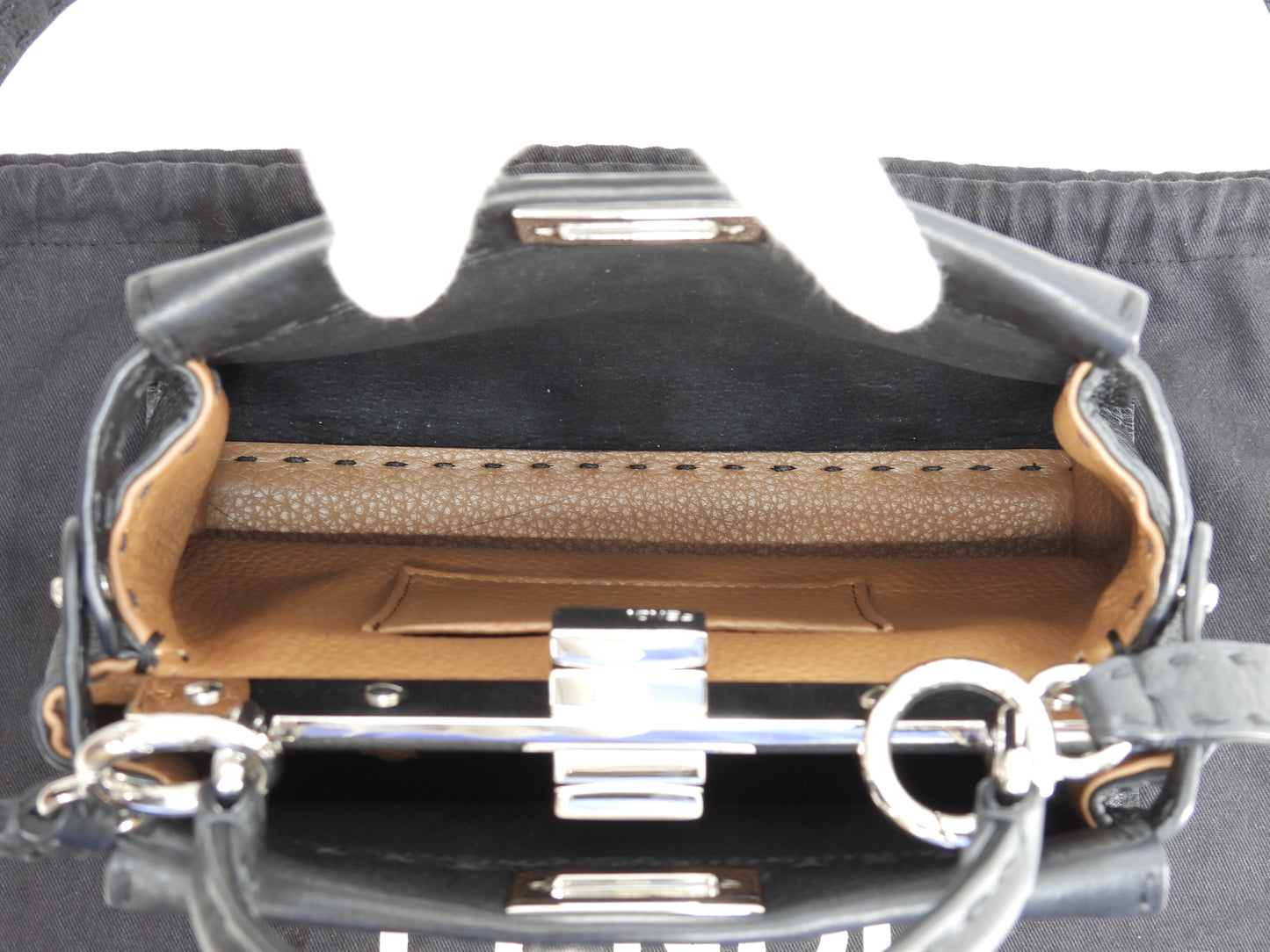 フェンディ ピーカブーミニ セレリアレザー 黒 s付ハンドバッグ ポシェット 極美品@ 29