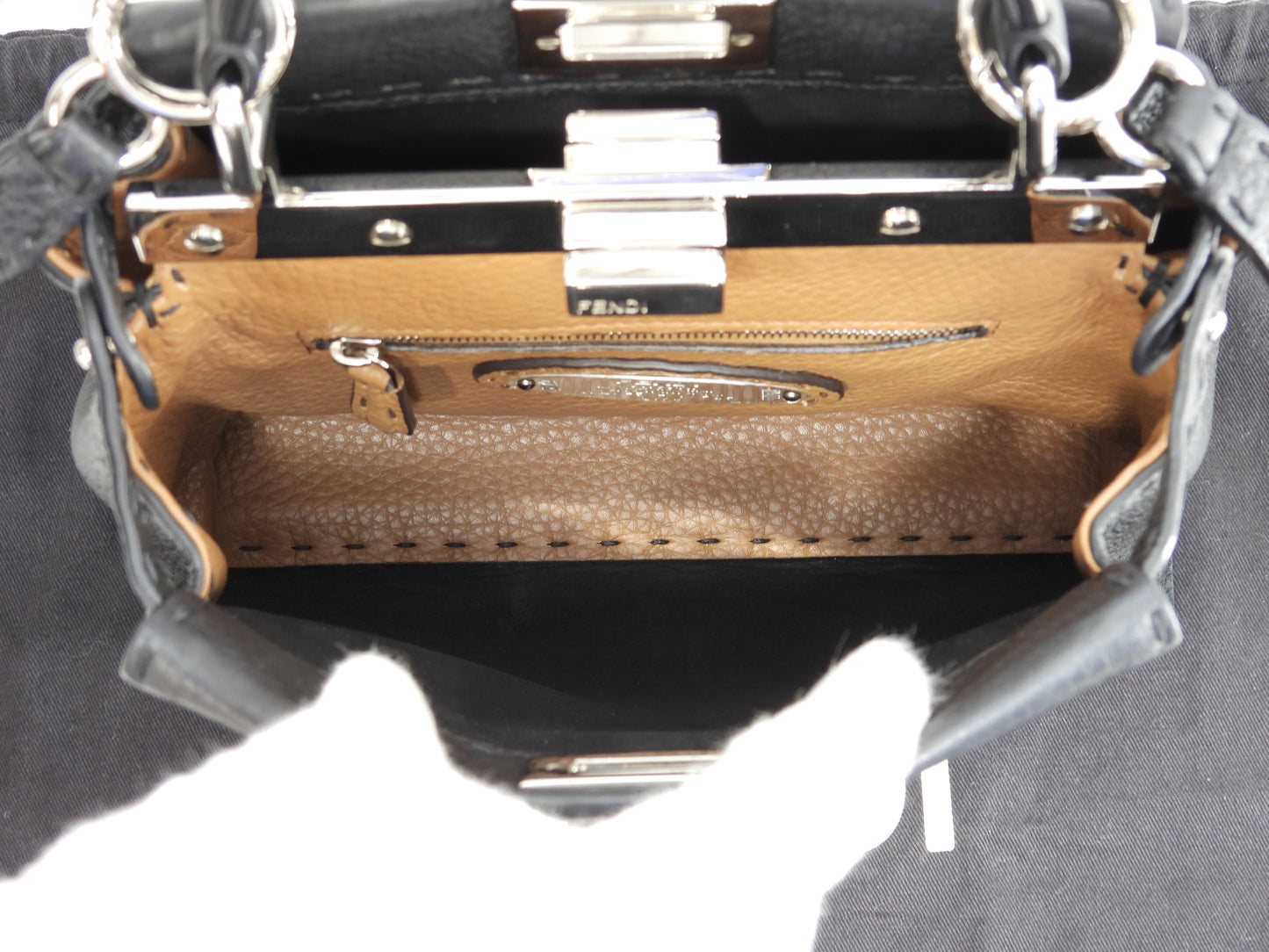 フェンディ ピーカブーミニ セレリアレザー 黒 s付ハンドバッグ ポシェット 極美品@ 29