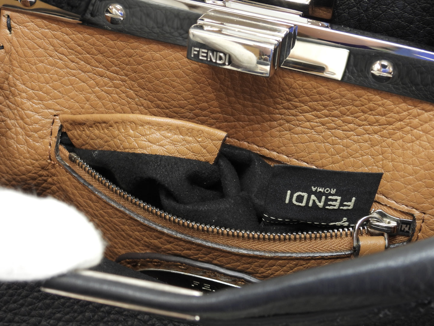 フェンディ ピーカブーミニ セレリアレザー 黒 s付ハンドバッグ ポシェット 極美品@ 29