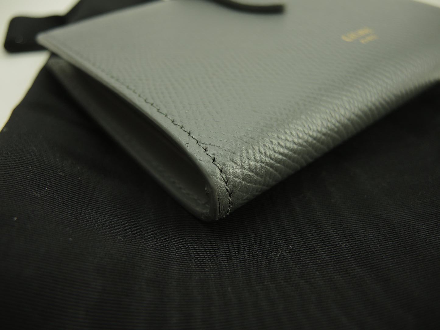 セリーヌ ミディアムストラップウォレット レザー 灰 2つ折財布@U-TG-0159