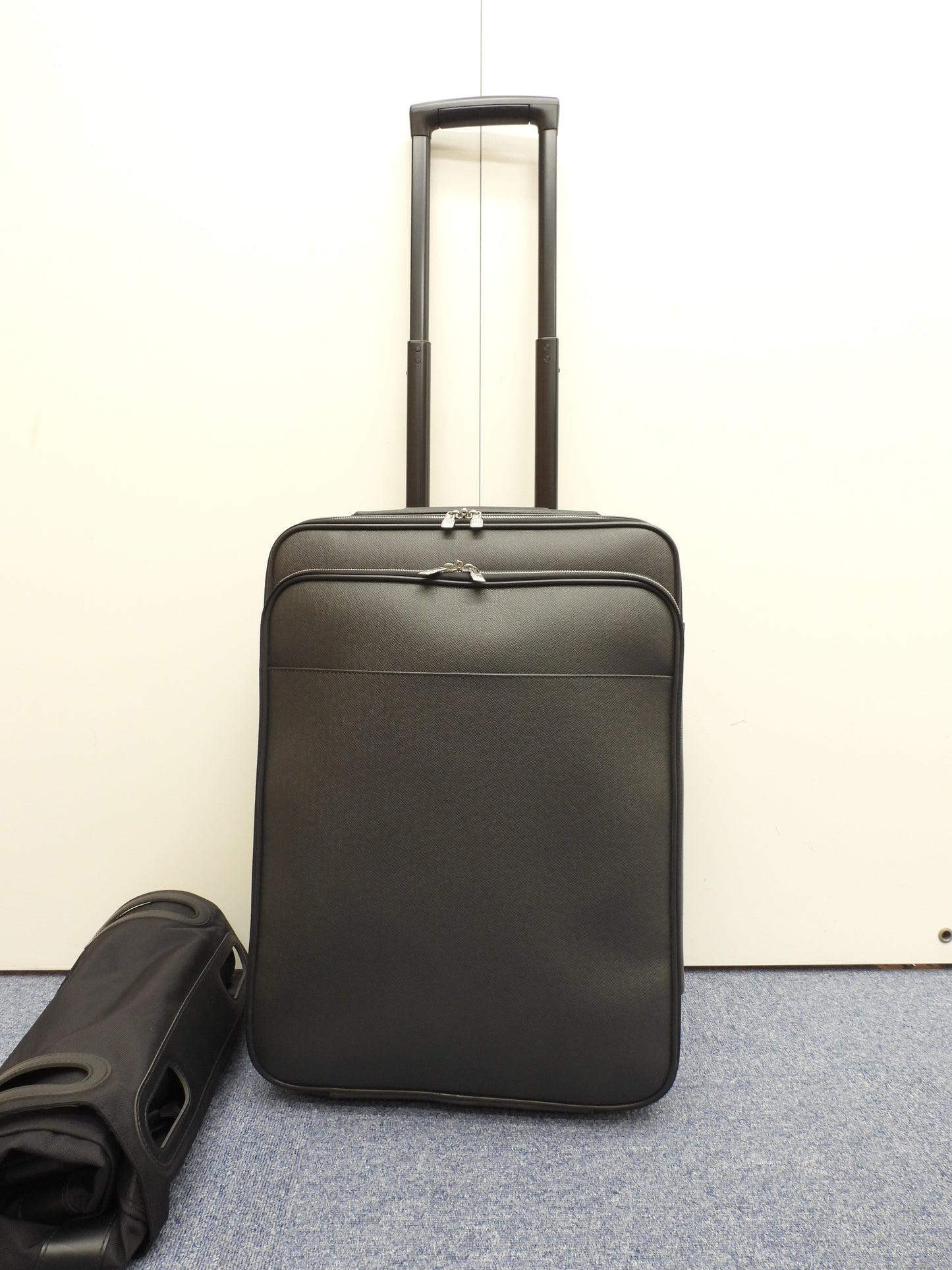 ルイヴィトン ペガスレジェールビジネス55 M32727 タイガ黒 キャリーバッグ 極美品@MB4134