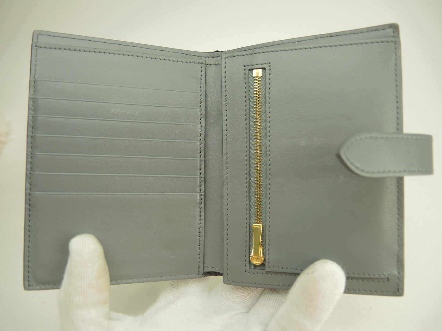 セリーヌ ミディアムストラップウォレット レザー 灰 2つ折財布@U-TG-0159