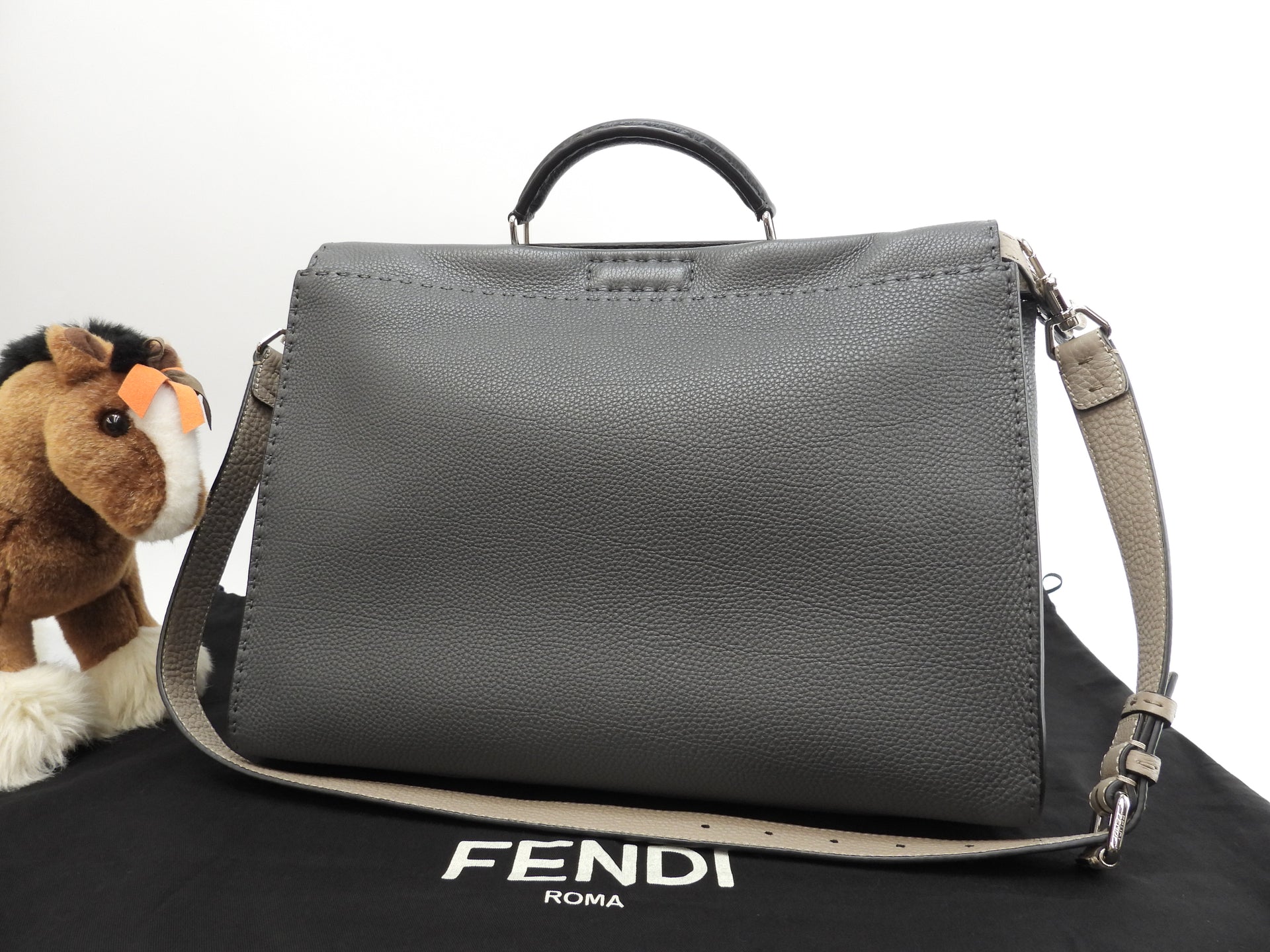 最終のお値下げ メンズ フェンディFENDIの薄型ビジネスバック まっくろく