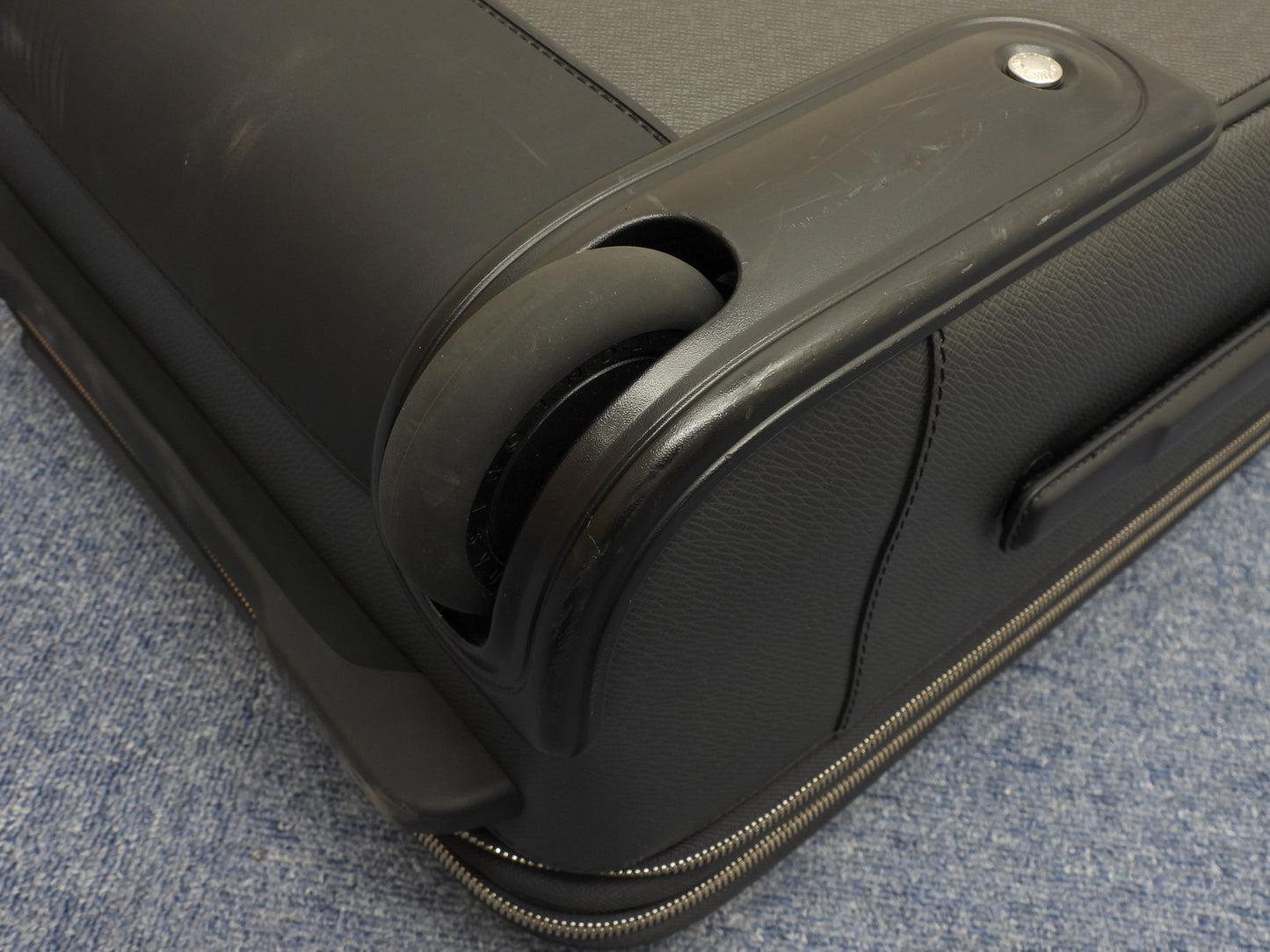 ルイヴィトン ペガスレジェールビジネス55 M32727 タイガ黒 キャリーバッグ 極美品@MB4134