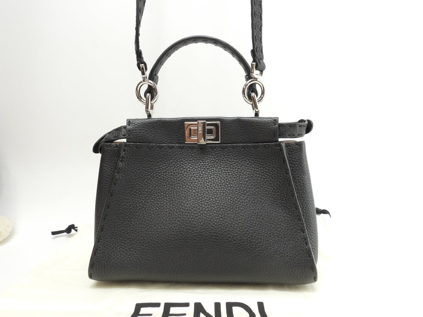 フェンディ ピーカブーミニ セレリアレザー 黒 s付ハンドバッグ ポシェット 美品@ 31