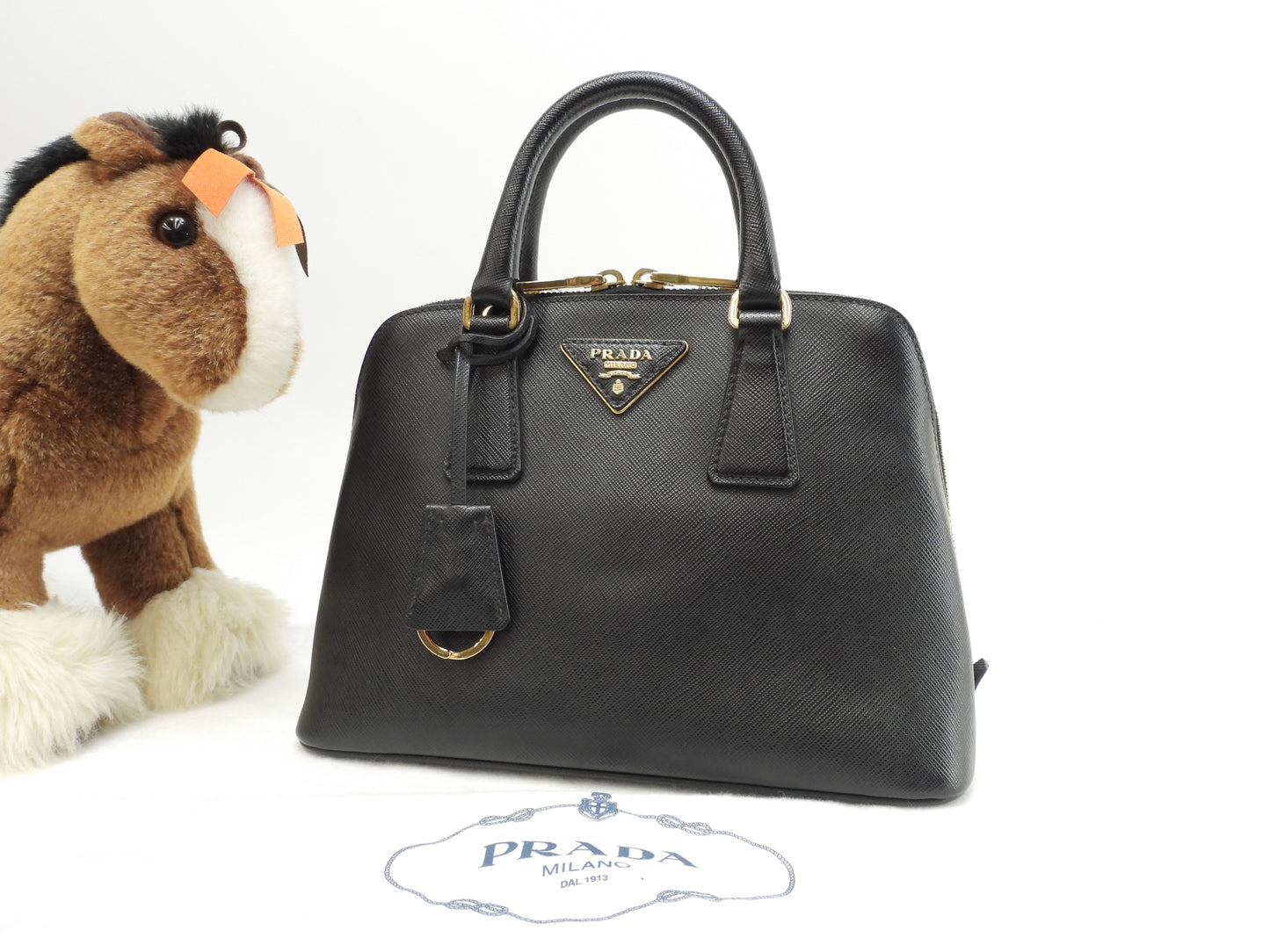 プラダ ミニハンドバッグ 三角ロゴ サフィアーノレザー黒 アルマ型@180