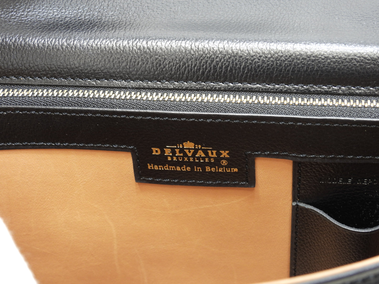 デルボー ブリヨンMM 型押レザー黒 ゴールド金具 ハンドバッグ ケリー型 美品@ 2