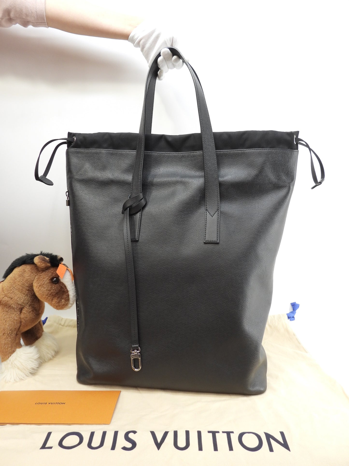 Louis Vuitton Cabalite M31009 Taiga Black Men's Large Tote Bag @FO4157