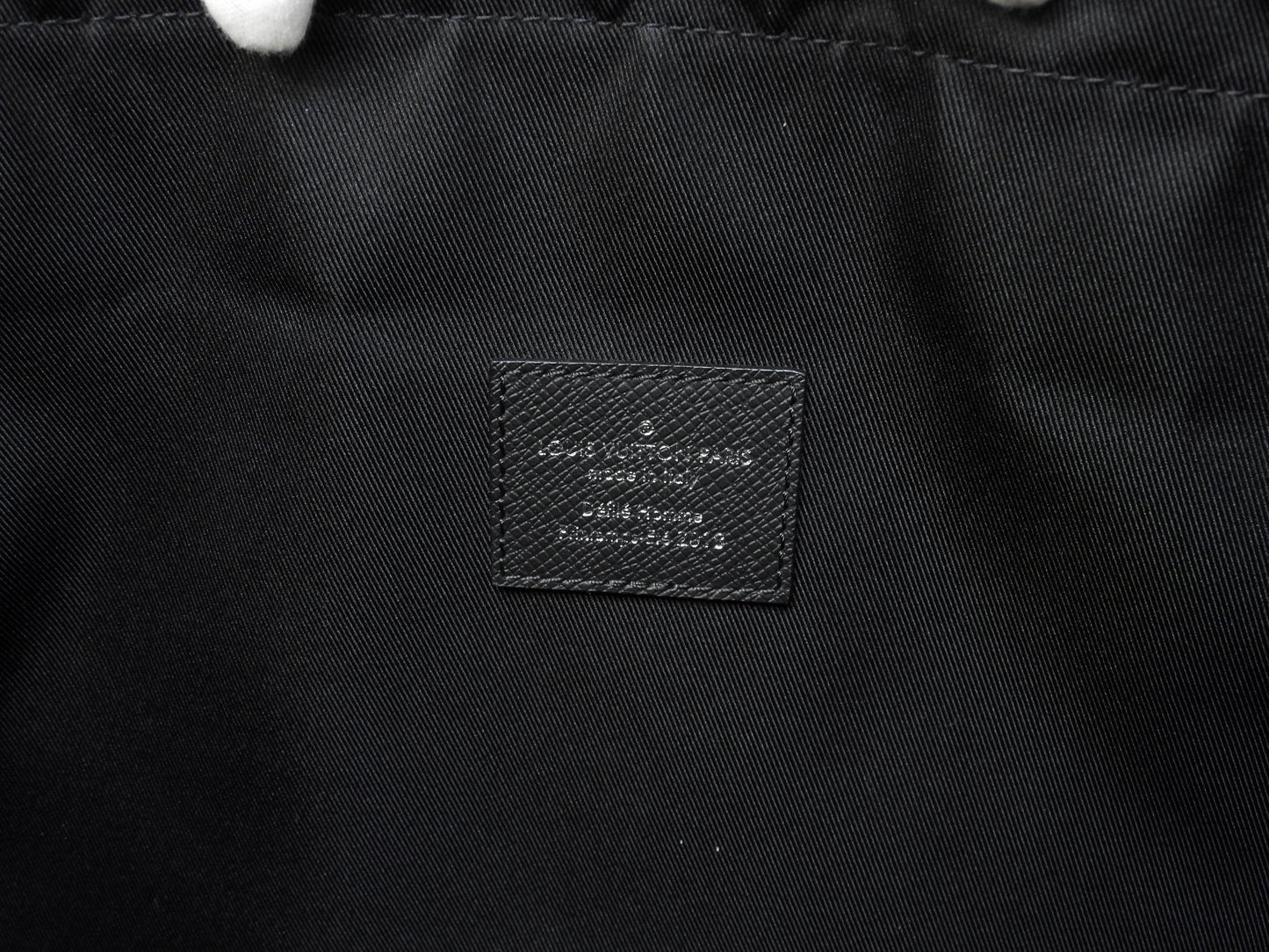Louis Vuitton Cabalite M31009 Taiga Black Men's Large Tote Bag @FO4157